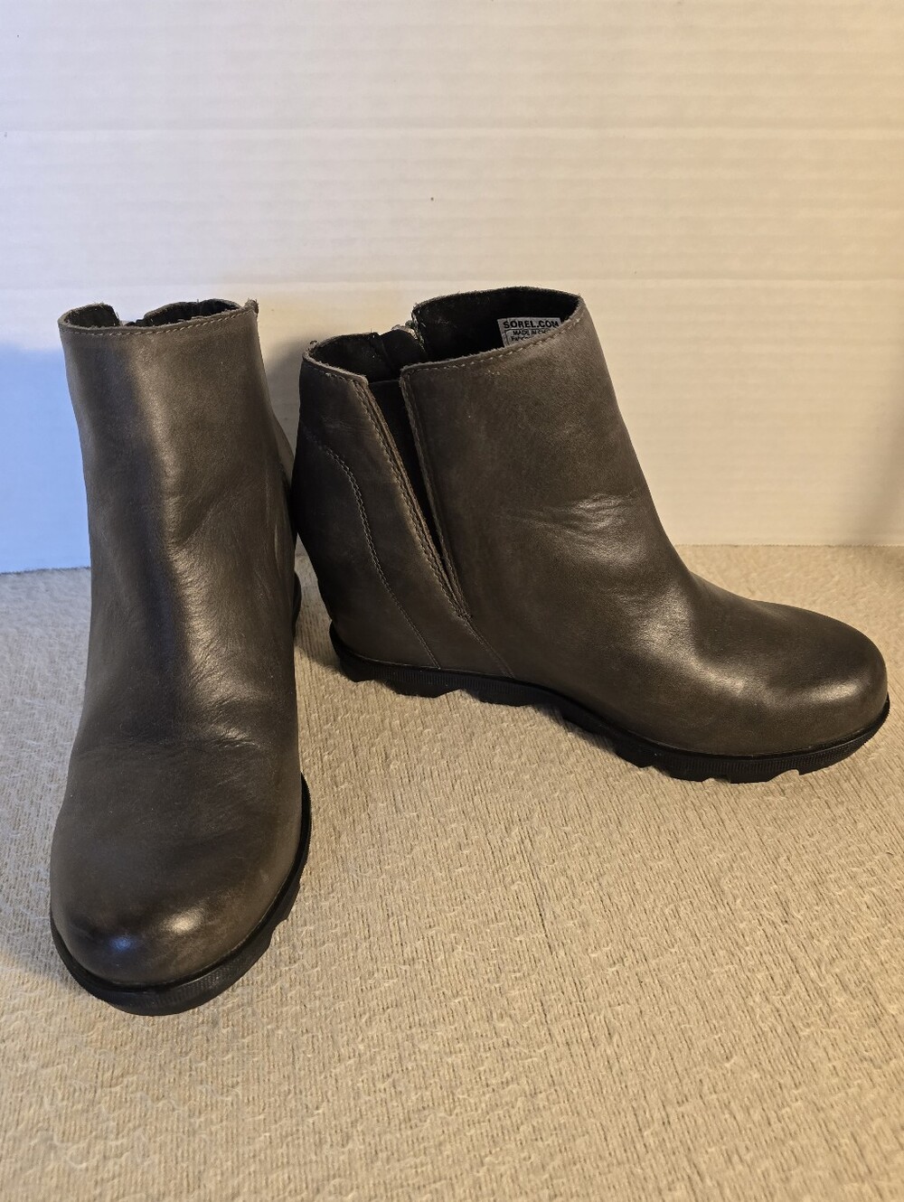 Sorel Women's Joan of Arctic Wedge II Zip. size 9